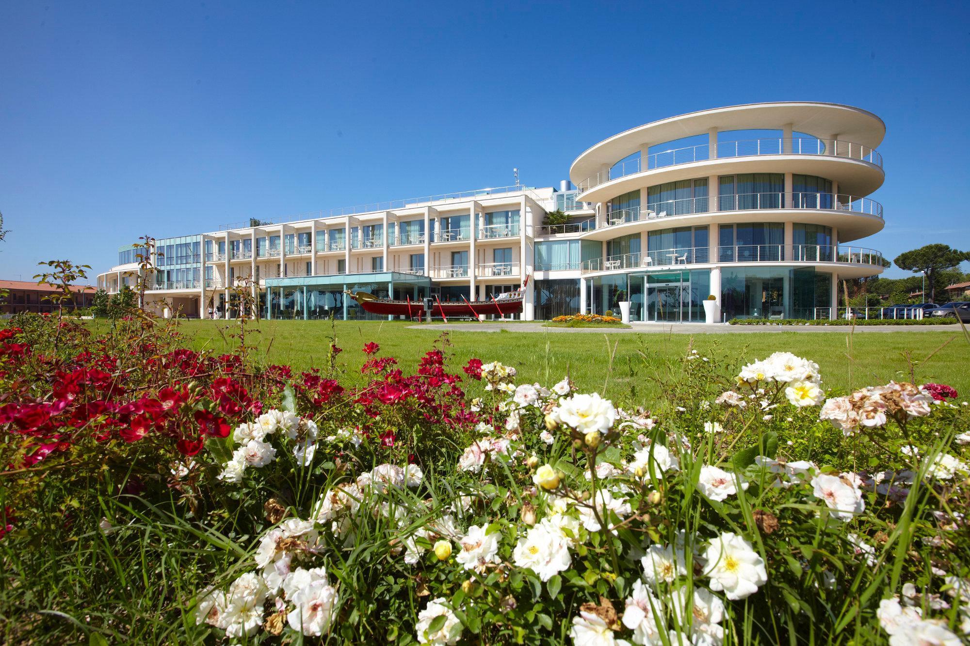 Pisa Tower Plaza Hotel Bagian luar foto The International Centre for Life