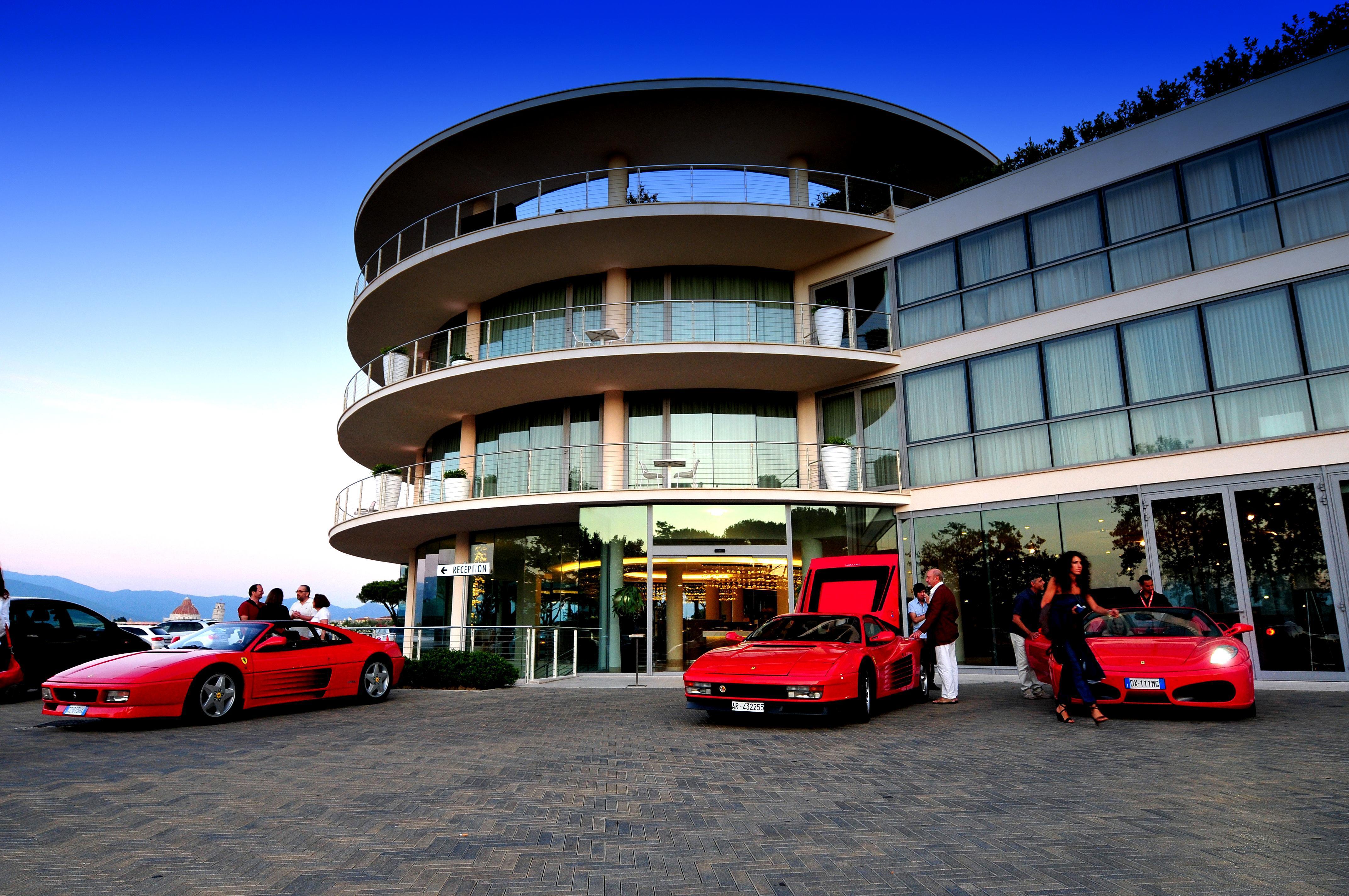 Pisa Tower Plaza Hotel Bagian luar foto The Ferrari Store at Maranello