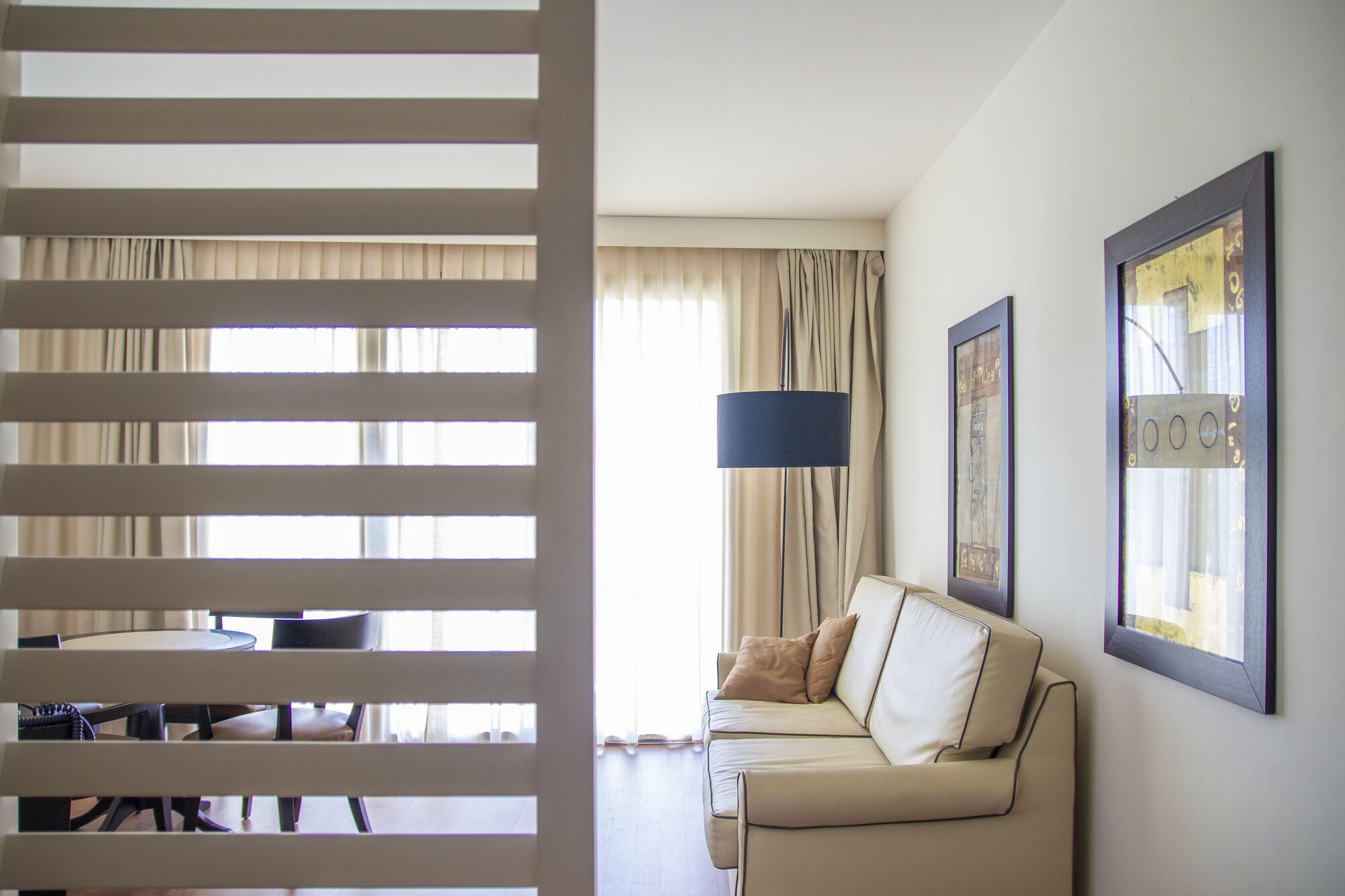 Pisa Tower Plaza Hotel Interior foto A room at the hotel